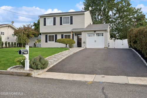 527 Pennsylvania Ave, Brick, NJ, 08724-1423 | Card Image