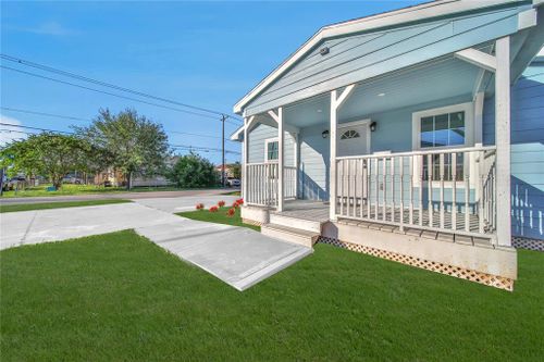 2221 Grover Avenue, Galveston, TX, 77551 | Card Image