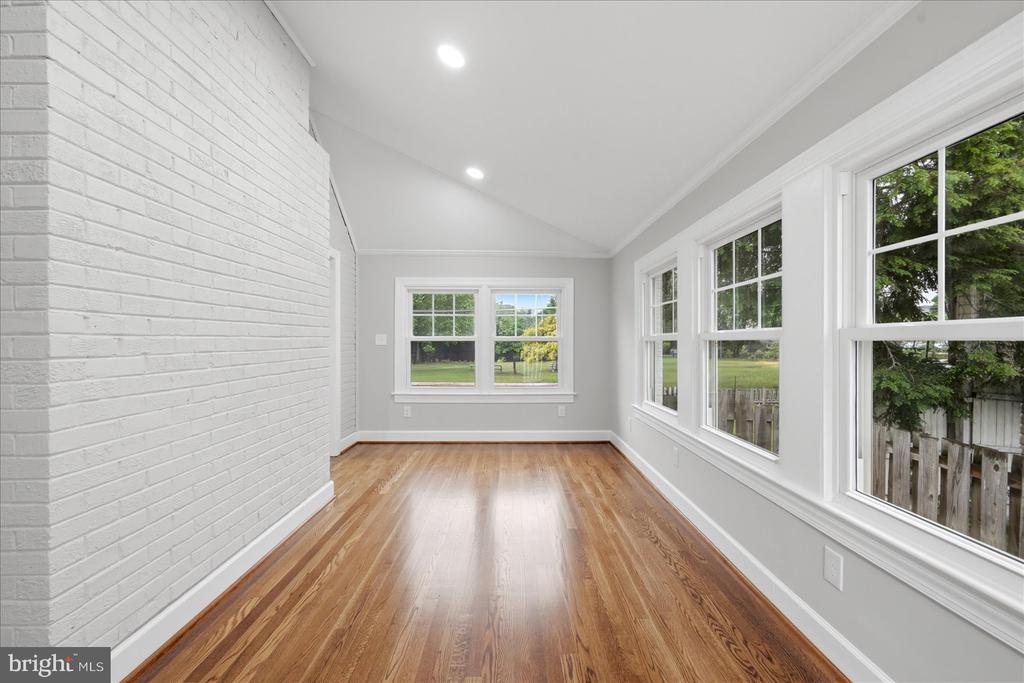 Residential in ARLINGTON 3