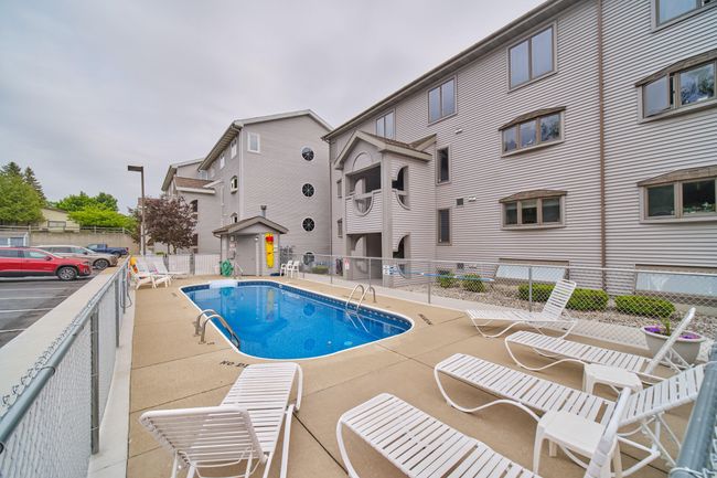 APT-8 - 317 5 Th Ave, Condo with 2 bedrooms, 1 bathrooms and null parking in Manistee MI | Image 34