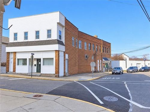 300 Longfellow St, Vandergrift, PA, 15690-1447 | Card Image