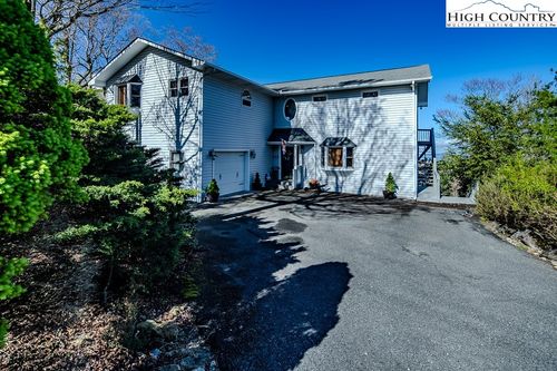 112 N Pinnacle Ridge Rd, Beech Mountain, NC, 28604-8136 | Card Image