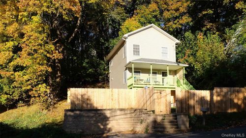 61 Hudson St, Kingston, NY, 12401-6511 | Card Image