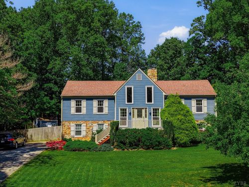 201 Cambridge Dr, Lynchburg, VA, 24502-5807 | Card Image