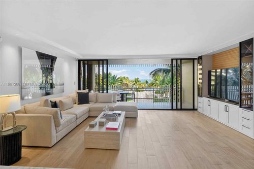 a303-1 Grove Isle Dr, Miami, FL, 33133-4100 | Card Image