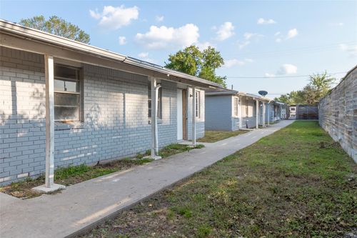 6-4755 Wilmington St, Houston, TX, 77033-4174 | Card Image