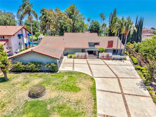 8815 Los Coyotes Dr, Buena Park, CA, 90621-1029 | Card Image