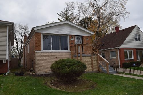 9132 S Crandon Ave, Chicago, IL, 60617-3848 | Card Image