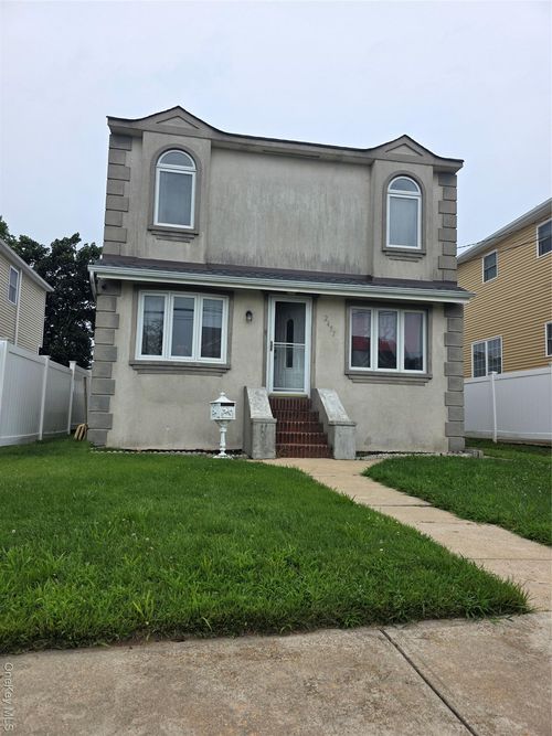 2457 Williams Ct, Bellmore, NY, 11710-4804 | Card Image