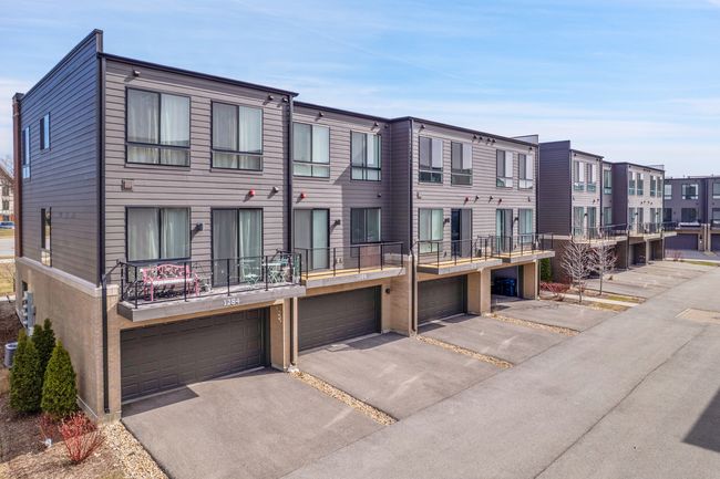 1292 Quadrant Ln, Townhouse with 3 bedrooms, 3 bathrooms and 2 parking in Schaumburg IL | Image 37