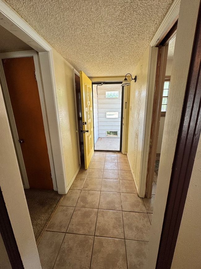 2203 40 Th St, House other with 3 bedrooms, 1 bathrooms and 2 parking in Snyder TX | Image 15