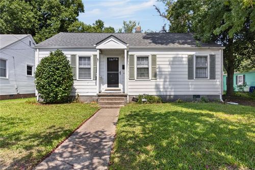 9261 Hickory St, Norfolk, VA, 23503-3355 | Card Image