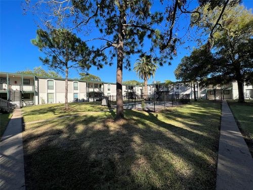 apt-21-130 Oyster Creek Dr, Lake Jackson, TX, 77566-4125 | Card Image