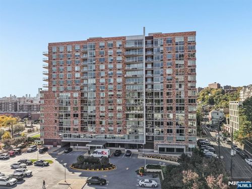 1215 Hudson Park, Edgewater, NJ, 07020-1571 | Card Image
