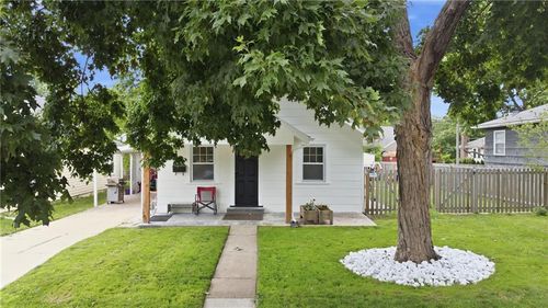 4738 Canterbury Rd, Roeland Park, KS, 66205-1615 | Card Image