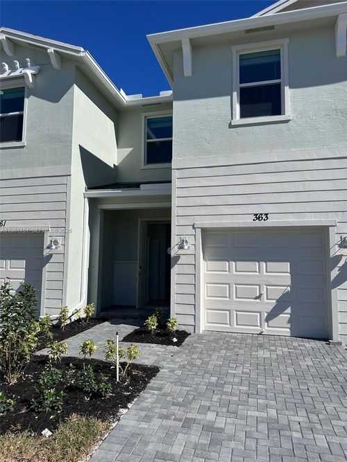 363 Se Crossoak Ln, Port St. Lucie, FL, 34984-6689 | Card Image