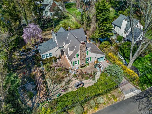 16 Ascot Ridge Rd, Great Neck, NY, 11021-2913 | Card Image