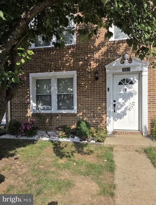 8811 Vicksburg Ct, MANASSAS, VA, 20109-3747 | Card Image