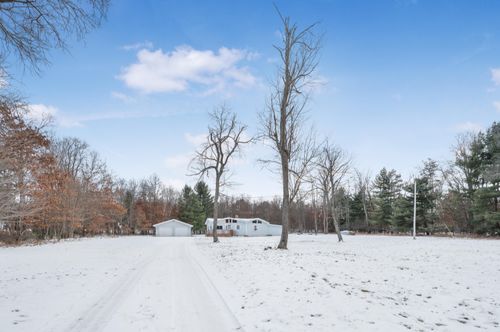 4207 Blue Vista Dr, Evart, MI, 49631-8061 | Card Image