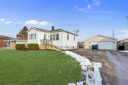 3051 90th St, STURTEVANT, WI, 53177-2714 | Card Image