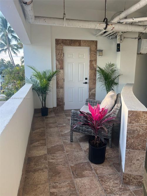 apt-b-333 Sunset Dr, Fort Lauderdale, FL, 33301-2661 | Card Image