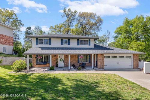 2106 Julie Ln, Jefferson City, MO, 65109-5832 | Card Image