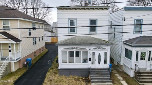 22 Hurlbut St, Albany, NY, 12209-2111 | Card Image