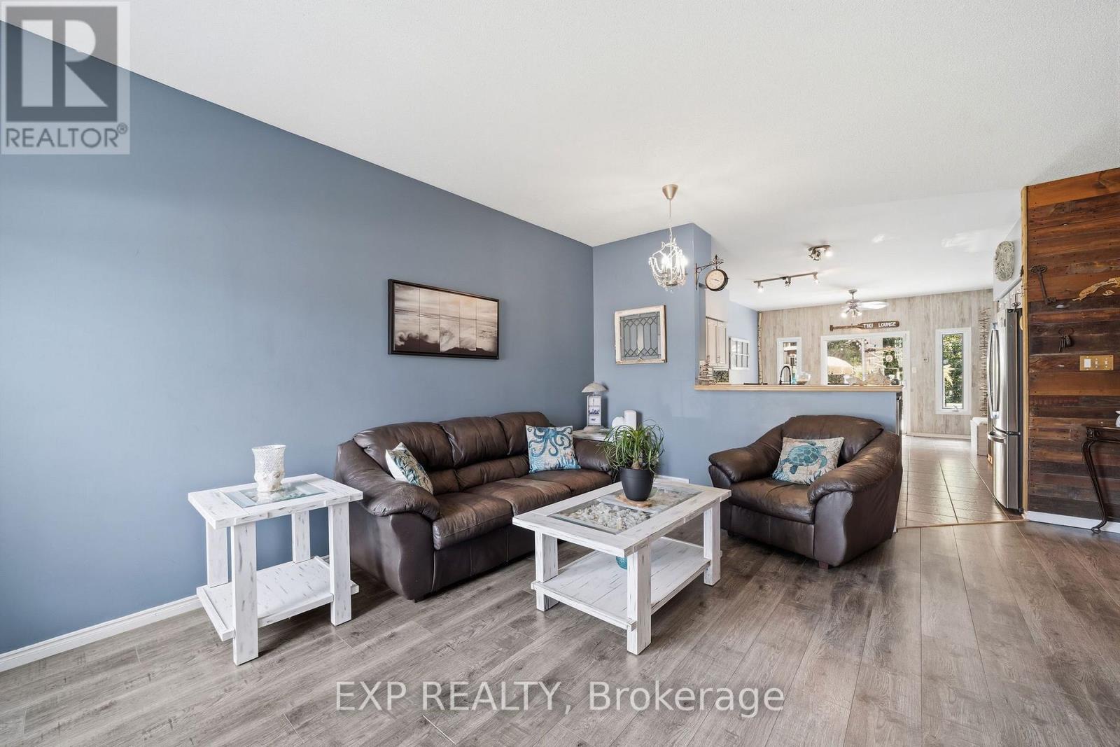 Residential in Strathroy-Caradoc (SE) 5