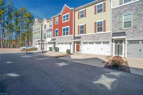 1006 Port Side Way, Chesapeake, VA, 23323-5929 | Card Image