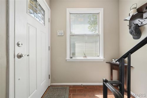 16 Conway Cove Dr, Chesterfield, MO, 63017-2043 | Card Image