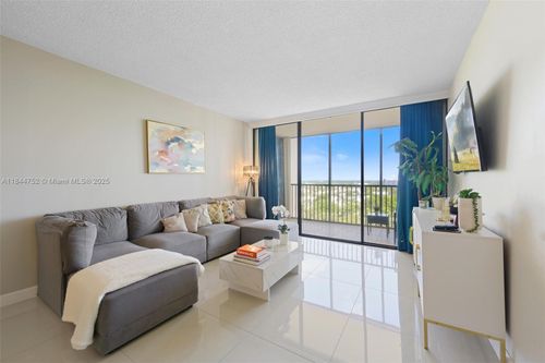 1402-20335 W Country Club Dr, Aventura, FL, 33180-1622 | Card Image