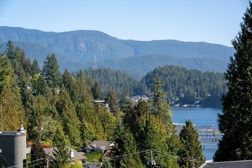 4477 Strathcona Rd, North Vancouver, BC, V7G1G7 | Card Image