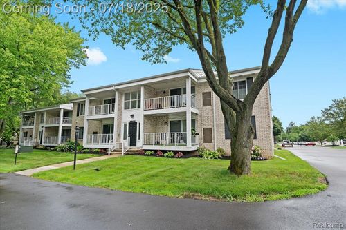 36074 Ann Arbor Trl, Livonia, MI, 48150-3580 | Card Image