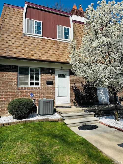 37021 E Aragona Drive, Clinton Charter Township, MI, 48036 | Card Image