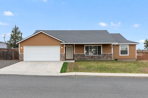 717 Se Cross Ln, Madras, OR, 97741-1731 | Card Image