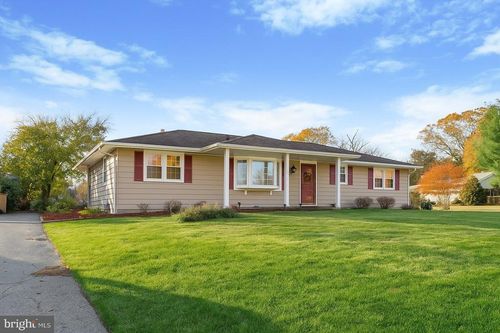 1300 Lilac Dr, VINELAND, NJ, 08360-6371 | Card Image