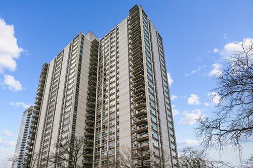 805e-1255 N Sandburg Ter, Chicago, IL, 60610-8262 | Card Image