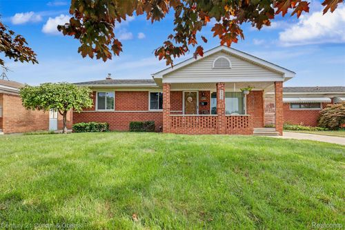 3592 Lenore St, Melvindale, MI, 48122-1118 | Card Image