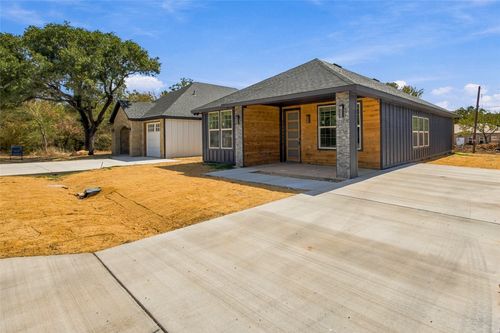 2721 Sycamore Ct, Granbury, TX, 76048-3857 | Card Image