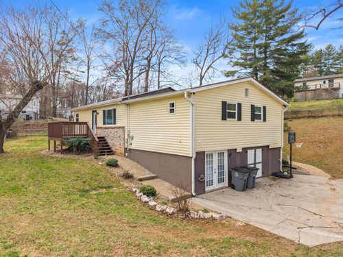 695 Jenny Ln, Morristown, TN, 37814-1334 | Card Image