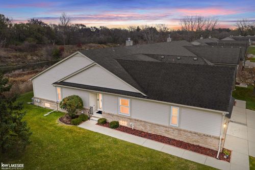 34166 Birchway Cir, Sterling Heights, MI, 48312-5300 | Card Image