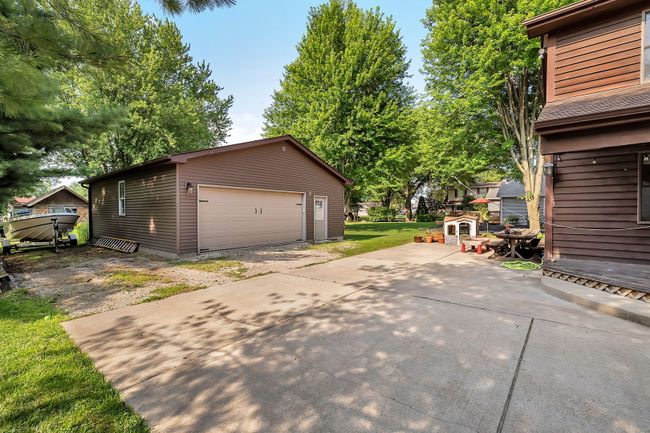 694 Lasalle Dr, House other with 4 bedrooms, 2 bathrooms and 3 parking in Somonauk IL | Image 16