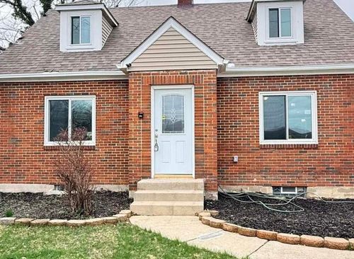 6937 N Main St, Dayton, OH, 45415-2506 | Card Image