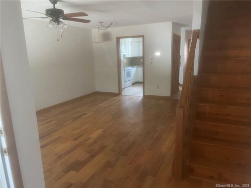 10-10 Macintosh Ln, Ansonia, CT, 06401-3341 | Card Image