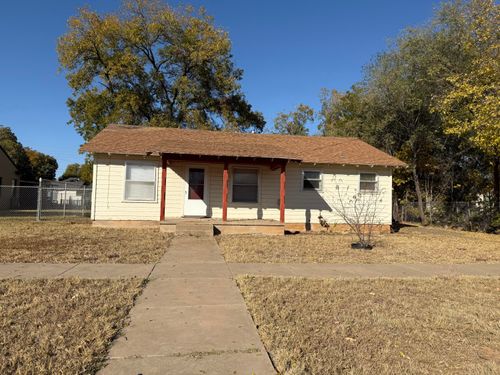 715 W Davis St, Memphis, TX, 79245-3823 | Card Image