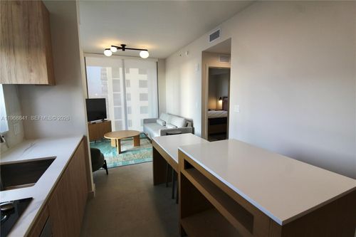 2114-11 Ne 6 St, Miami, FL, 33132 | Card Image