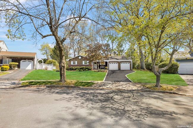 6 Melrose Ct, House other with 3 bedrooms, 2 bathrooms and null parking in Commack NY | Image 24