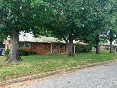 3008 Shady Lane Dr, Anadarko, OK, 73005-7517 | Card Image