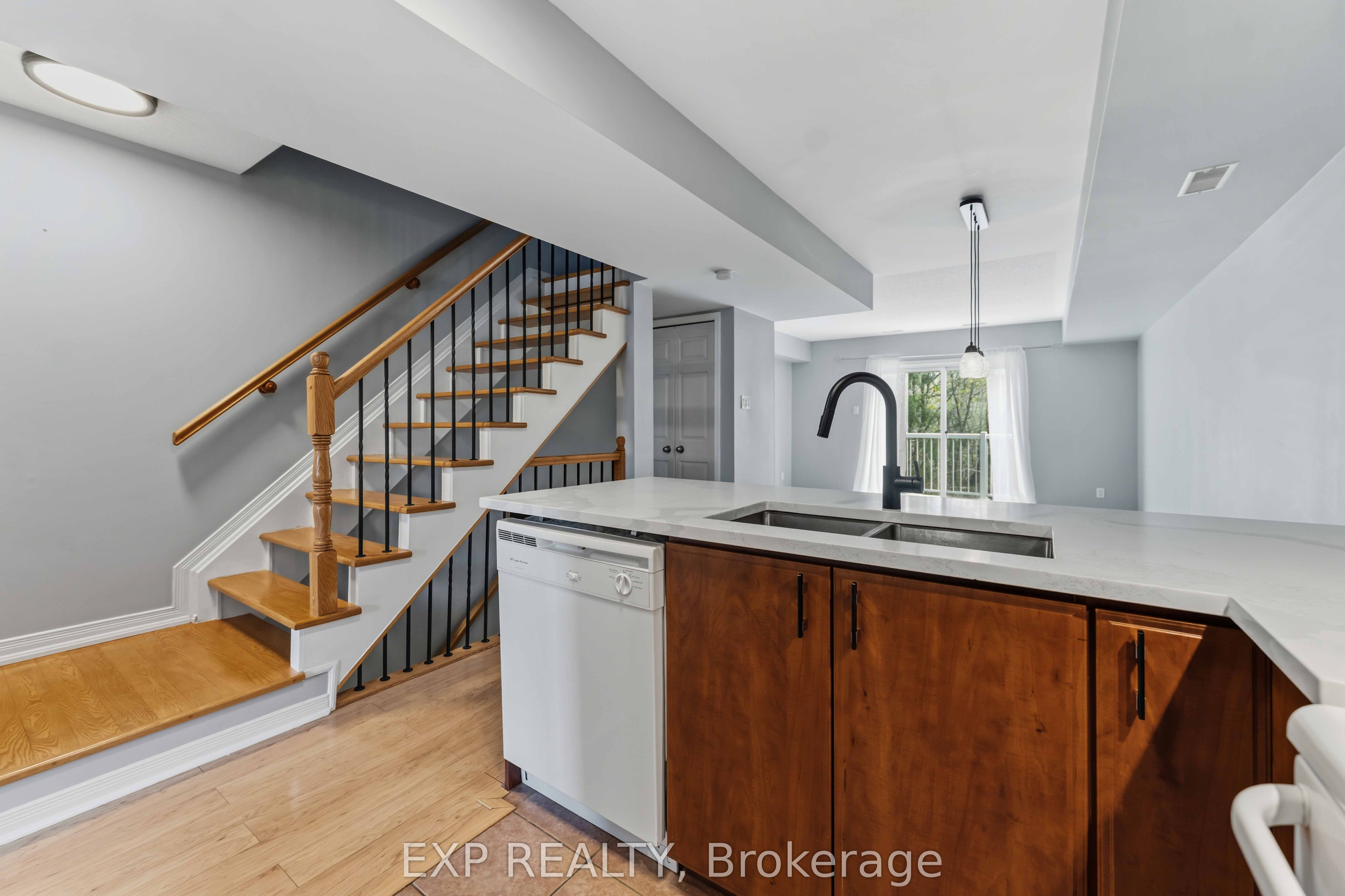 Residential in Cyrville - Carson Grove - Pineview 3