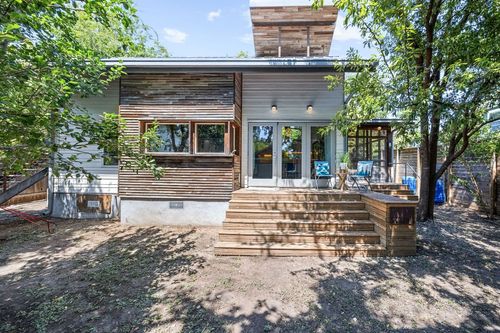 2304 E 16th St, Austin, TX, 78702-1402 | Card Image